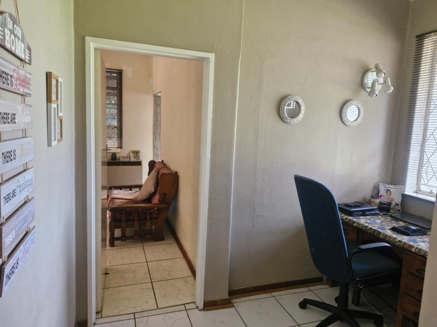 To Let 3 Bedroom Property for Rent in Flamwood North West